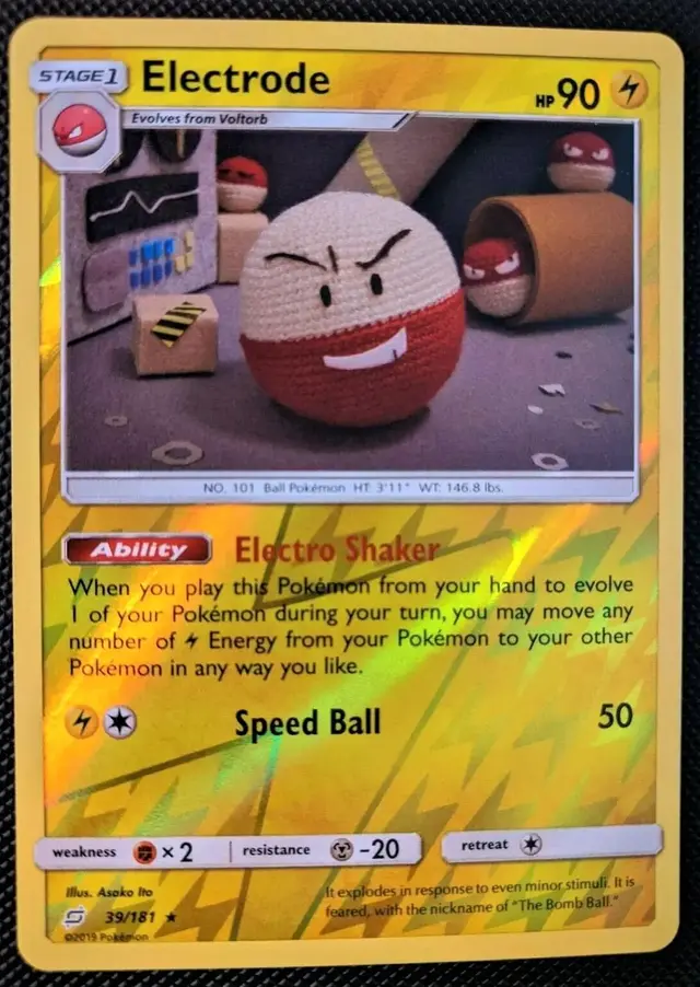 Electrode [Reverse Holo] - Pokemon Team Up #39