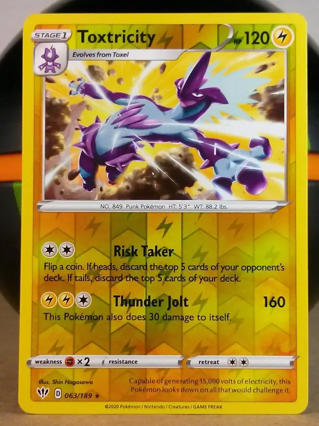 Toxtricity [Reverse Holo] - Pokemon Darkness Ablaze #63