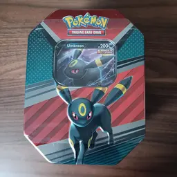 V Heroes Umbreon Tin - Pokemon Brilliant Stars