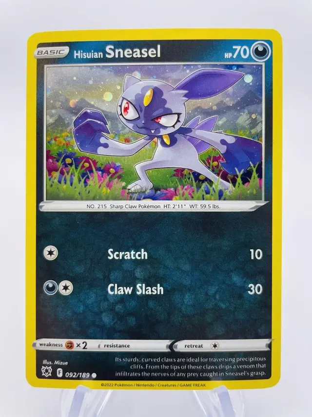 Hisuian Sneasel [Cosmos Holo]