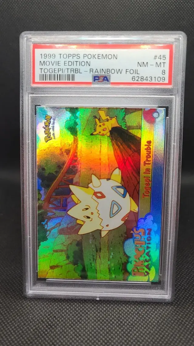 Togepi in Trouble [Rainbow Foil] - Pokemon 1999 Topps Movie #45