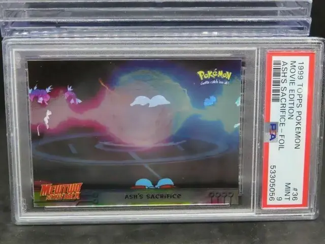 Ash's Sacrifice [Foil] - Pokemon 1999 Topps Movie #36