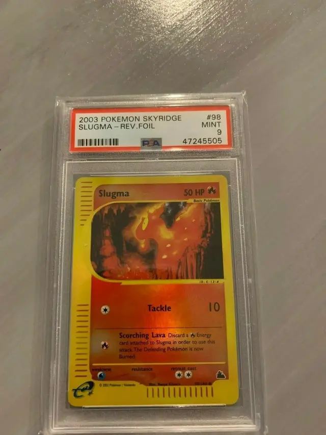 Slugma [Reverse Holo]