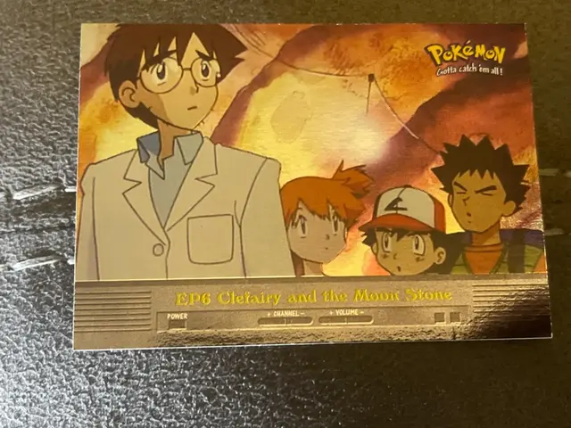 Clefairy and the Moon Stone [Foil] #EP6 - Pokemon 2000 Topps TV