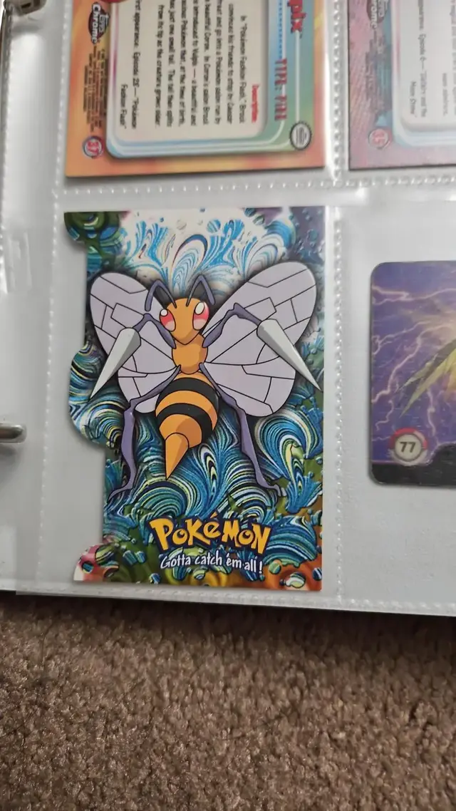 Beedrill #EVO3 - Pokemon 2000 Topps TV Die Cut