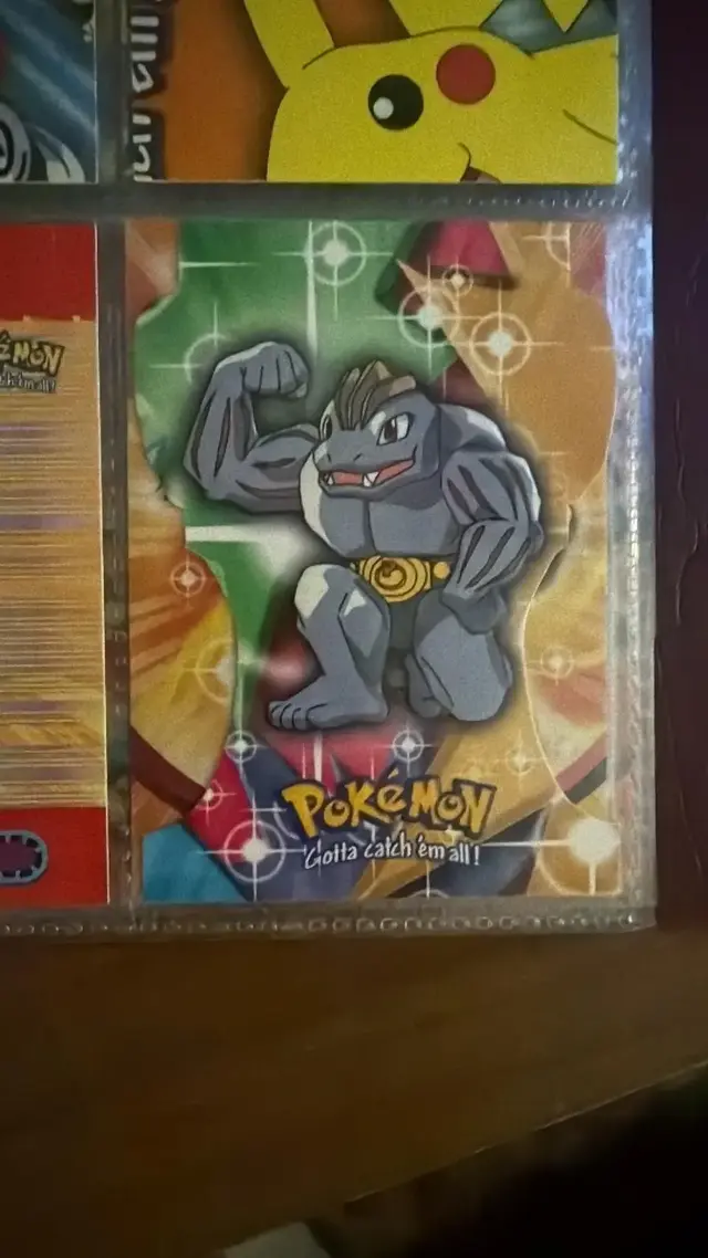 Machoke #EVO11 - Pokemon 2000 Topps TV Die Cut