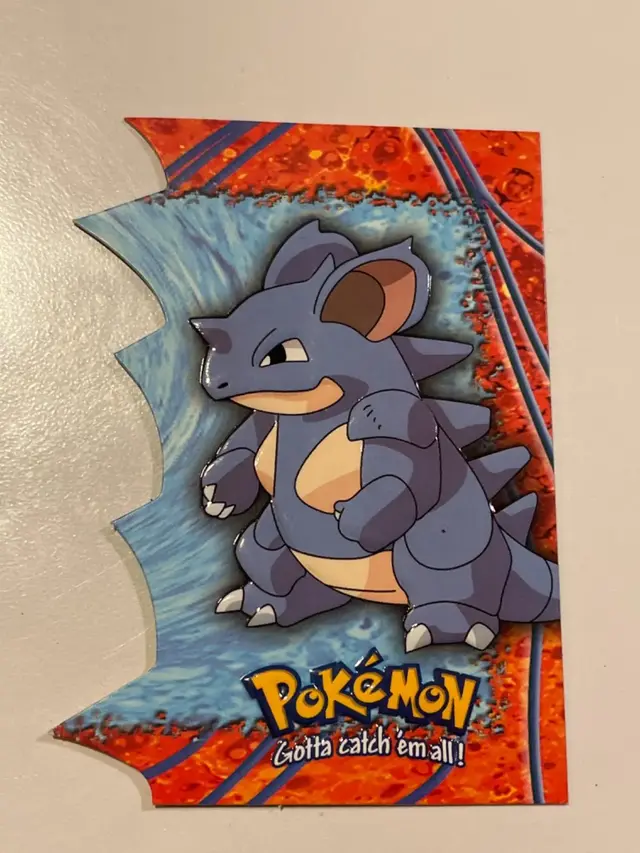 Nidoqueen #EVO9 - Pokemon 2000 Topps TV Die Cut