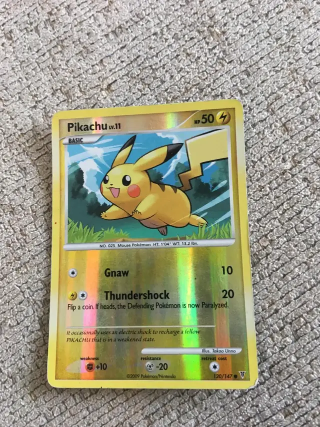 Pikachu [Reverse Holo]